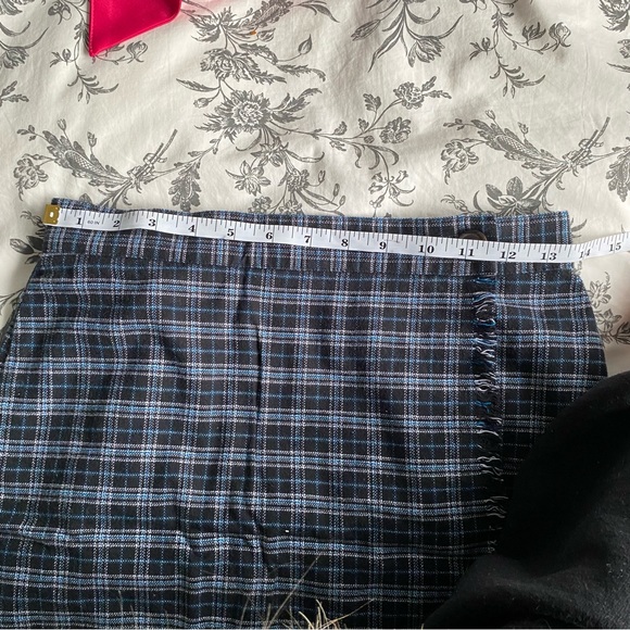 Mini plaid skirt - Picture 3 of 5